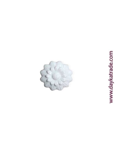 Tirador Cerámico Blanco Con Forma De Flor Y Herrajes Metálicos